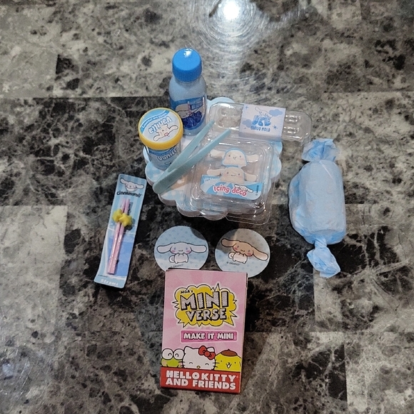 Miniverse Make It Mini Hello Kitty & Friends - Picture 2 of 4